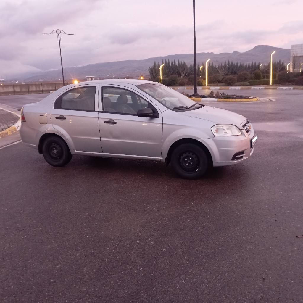 شۆڤلێت اڤیۆ مۆدیل ٢٠٠٧ گێڕ عادی مەکینە گەورە سلفەر گیرو مەکینەو تەبریت تەقەو رەقە بەشەرت ٢بارچەو بەلەیە بویاخە بی ناوگرتن سەنەوی رەقەمی تا ٢٠٣٠ تازەیە رەقەم سلێمانیە سعر ٥٣ گڵاو معامەلە لەسلیمانی زم *********** ڤایبەر لەسەرە السليمانية, العراق
