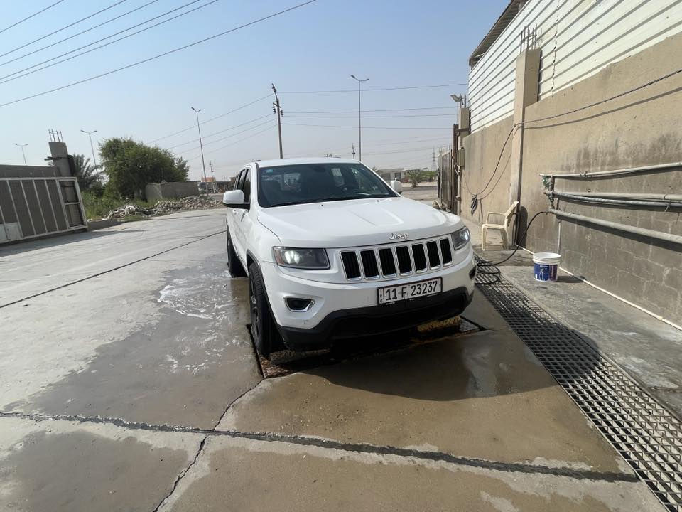 السلام عليكم جيب شيروكي وارد امريكي  ضرر والحدث موجود بالمنشور 
تبريد كشنات جلد
تحويل ثاني يوم 
الموديل 2016
كروز سرعه تحكم جهتين
نص فول
محرك نفافتة 50‎%‎
السعر 165$مكلف بالنشر
***********
واسط عزيزية
