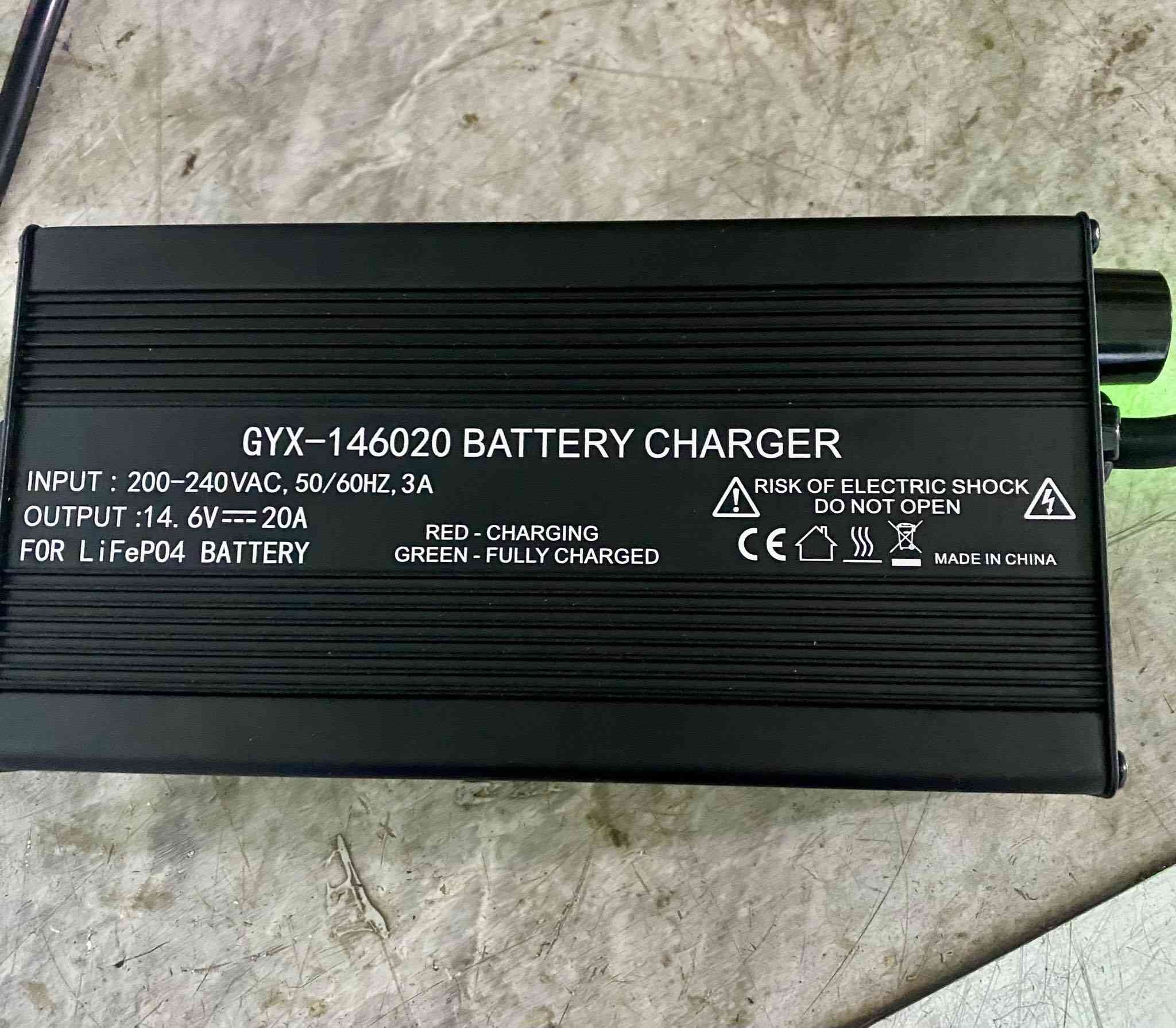 شاحنة ١٢ فولت ٢٠ أمبير جديدة بالكارتونة
للتواصل *********** واتساب يوجد توصيل 

السعر ٣٠ الف
