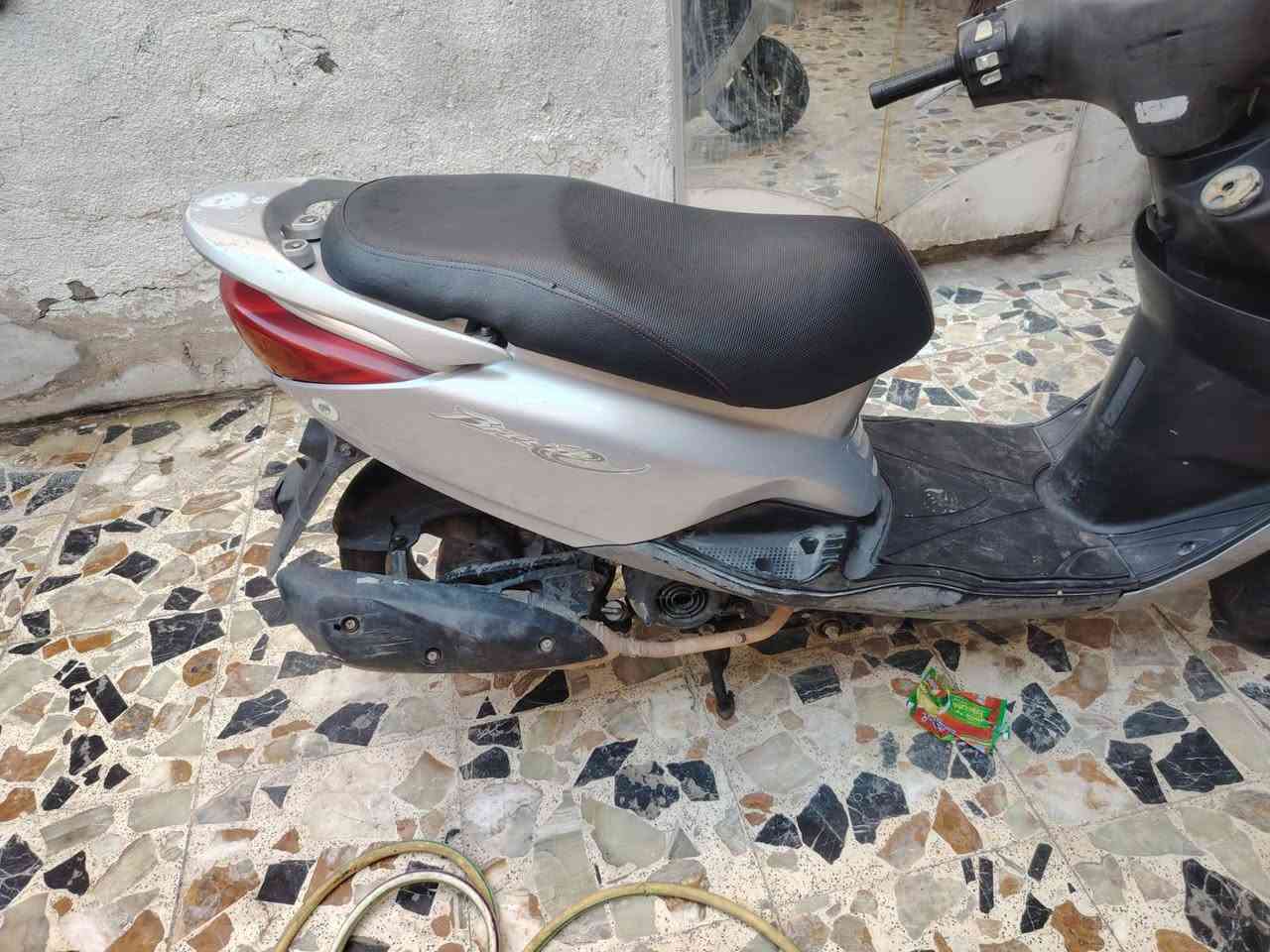 مكلف للنشر
درجه بريز نوزل درجه جديد ما صار هوي من نازله من رمبه 
السعر 800 وبيه مجال لشري مكان مدينه صدر لاستفسار ***********
