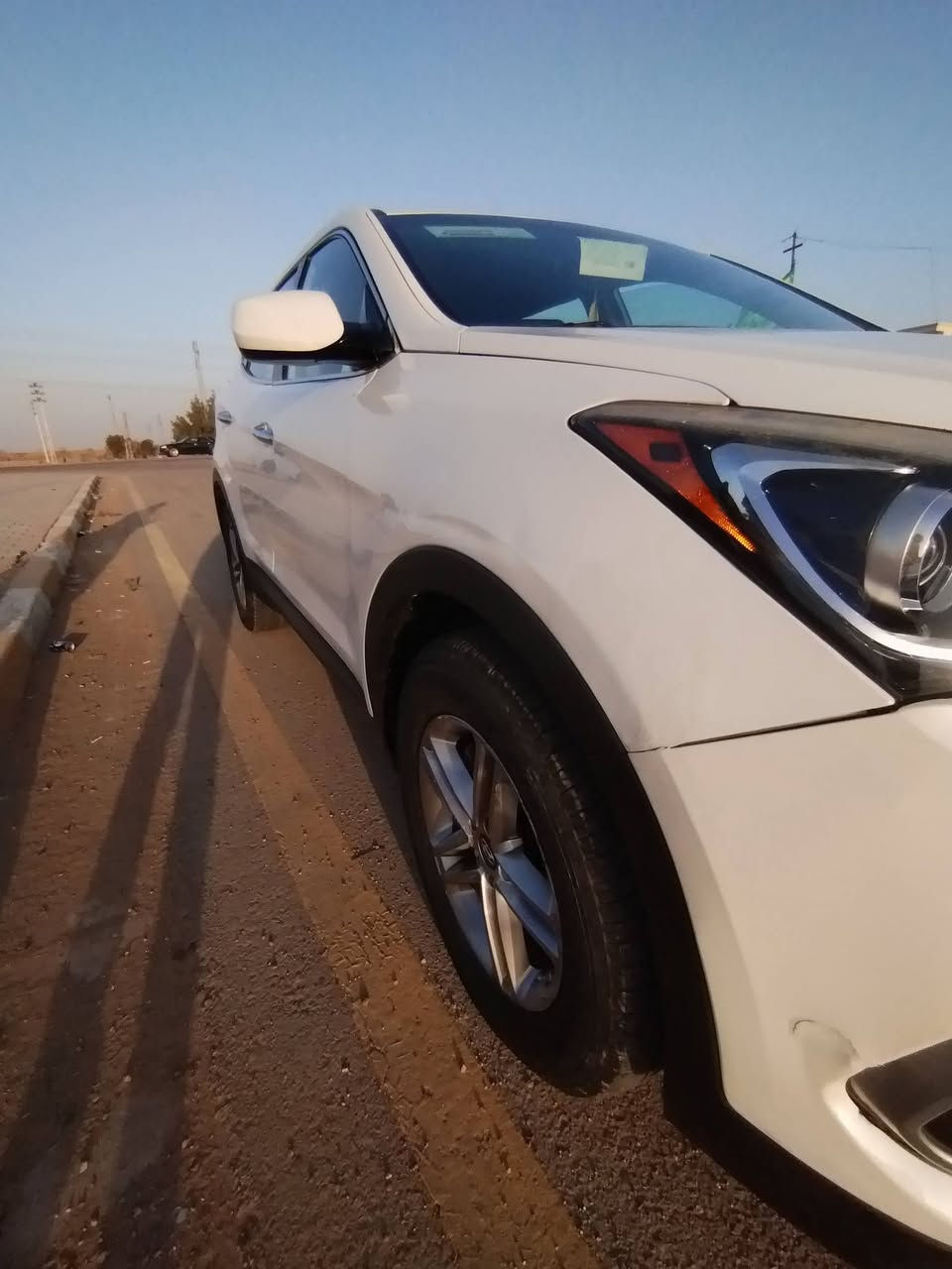 السلام عليكم سنتافي موديل2018وارد امريكي مكينه اربعه سلندر بيهه قطه صبغ جاملغ امامي جهت سايق مرشوش وقبق جنطه بلادي  مبدل شاشه لمس جبيره بلاد تخم تاير جديد حداديه جديده كير ومكينه مكفولات رقم اربيل تحويل ثاني يوم سنويه ل29 *********** السعر 155وبيهه مجال حك جيه عنوان واسط الحفريه
