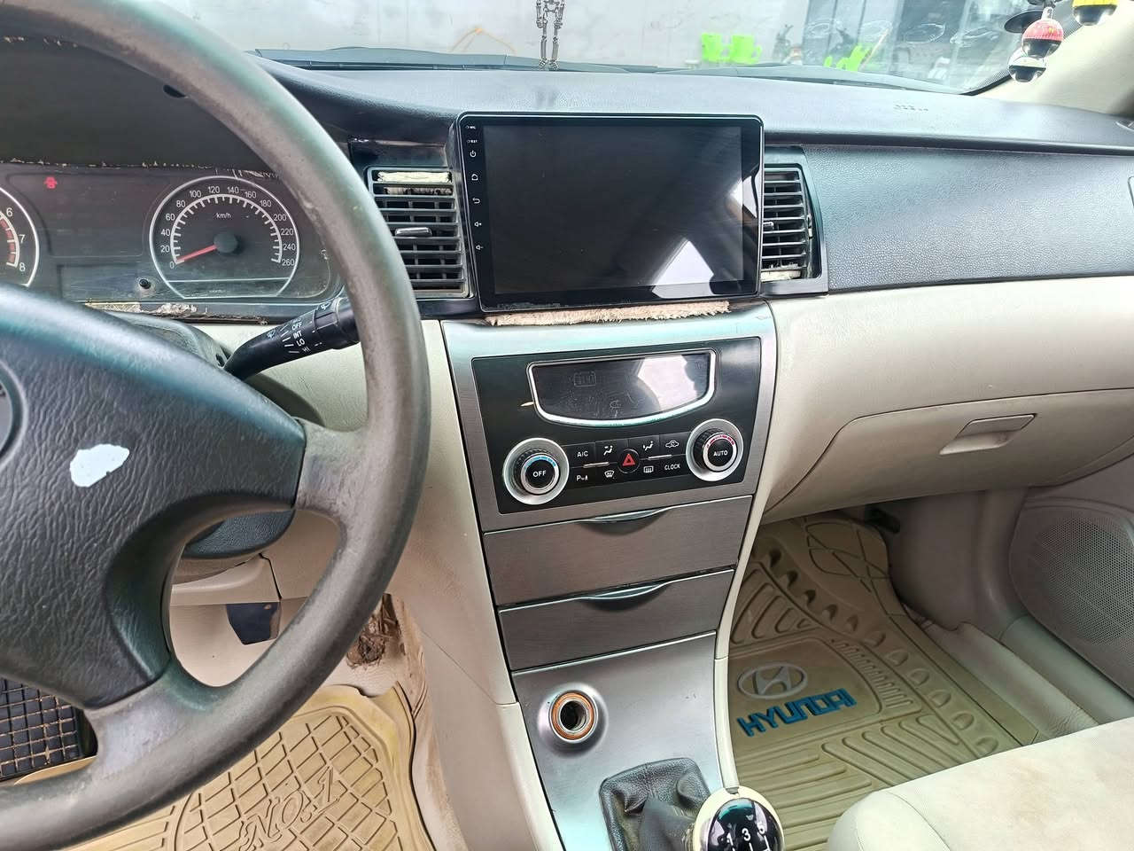 السلام عليكم 
جيلي موبل 2014 السياره مكفوله لاتبديل ولا صبغ ولا ضربه بلادي مكينه وكير جدد  تبريد ثلج ❄ تدفئه
 تخم تاير جديد صار شهرين شاده
 دواخل تخبل كاعيه جلد
 رقم نكليزي بغداد وهزه جديده شرط التحويل اداورلك لمته ماتريد سياره بسمي المكان ديوانيه 
السعر58 وبيها مجال بسيط
سنويه ال29 
الشراي يشلع عيوني

*********** 
***********  +متواجد خاص
