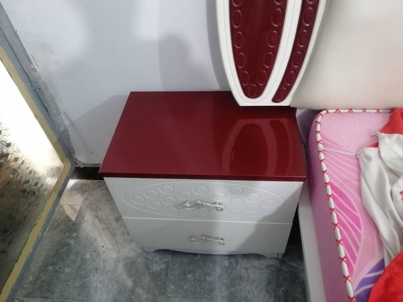 غرفه تركيه نضيفه مابيها اي شي للبيع العنوان بابل مقابيل المدهش  سعر خاص رقم التلفورن ***********
