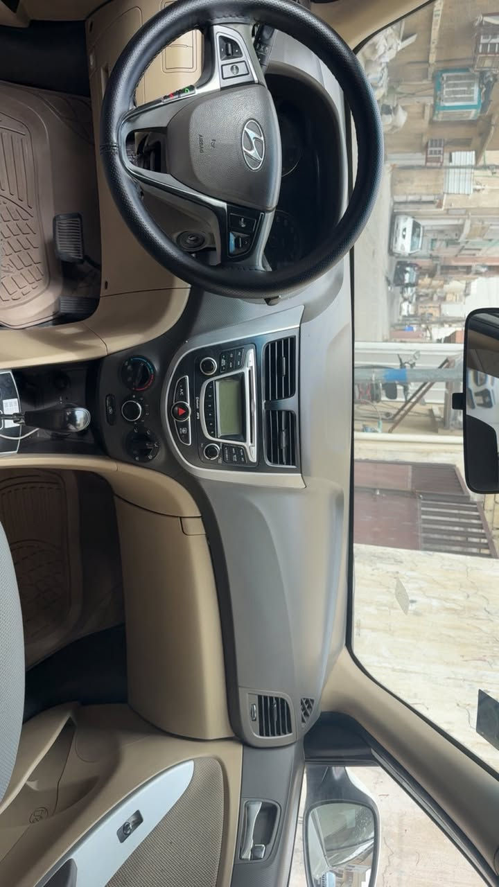 سلام عليكم للبيع اكسنت خليجي
موديل 2012 رقم بغداد بسمي 
شرط تحويل بيه قطعيتن صبغ 
مكينه 1600 كير محرك صدر 
مفكول تحكمات ستيرن 
ويل كب خمس تجاوي 
السعر 95 عنواني الاعظميه 
***********
