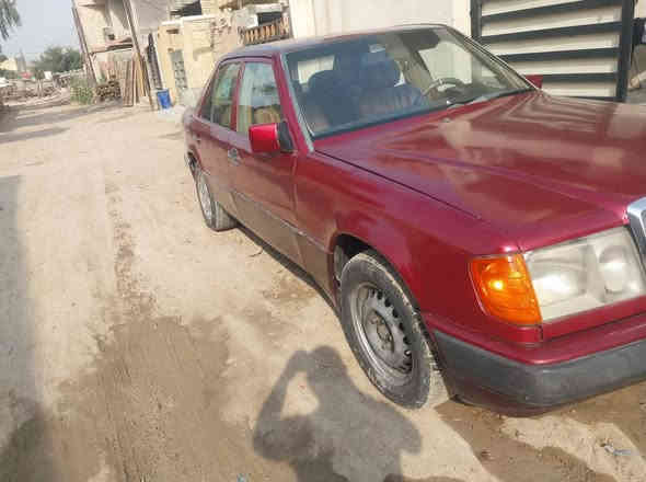 مرسيدس دب موديل 91 رقم بغداد انكليزي السياره معمره بالكامل ادامه كامله للمحرك  محوره محرك 3000 غرفه جديده السعر 55 وبيها مجال
 مكان السياره بغداد ***********
