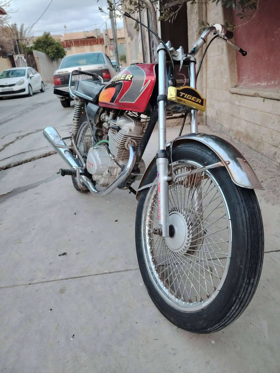 السلام عليكم ماطور بارت حيل نضيف شرط محرك فول تحريكه ومعدل نار السعر 250وبيه مجال الشراي يجي خاص هذا رقمي ***********
