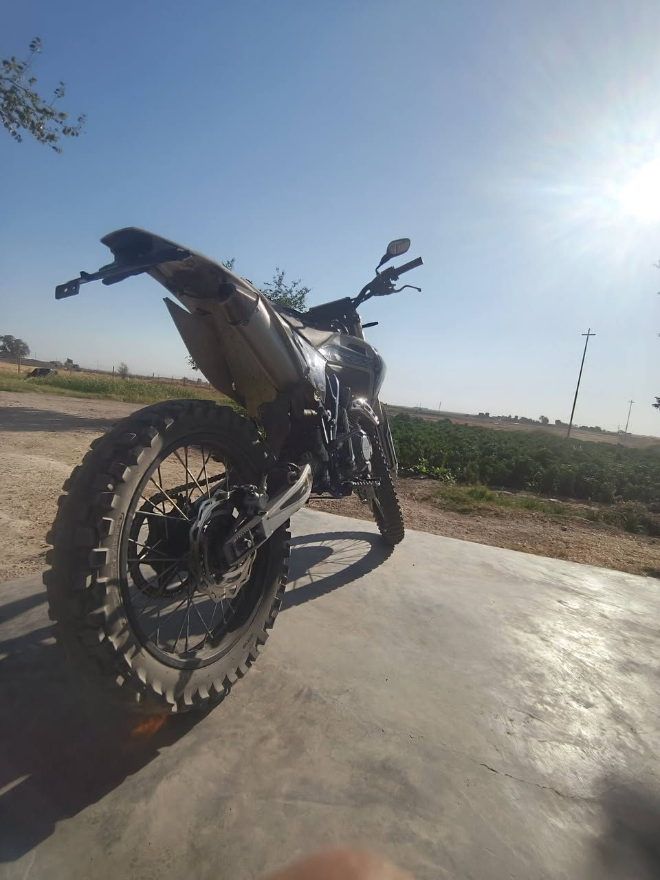 السلام وعليكم
دراجه CRX مكينه 300 
دراجه سبانه ممحطوط عل مكينه 
نشاط وشلعه ومعدل 
تجي وتشوف بعينك 
رايده اب 1150 وبيها مجال 
*********** هاذ رقمي وبي واتس
