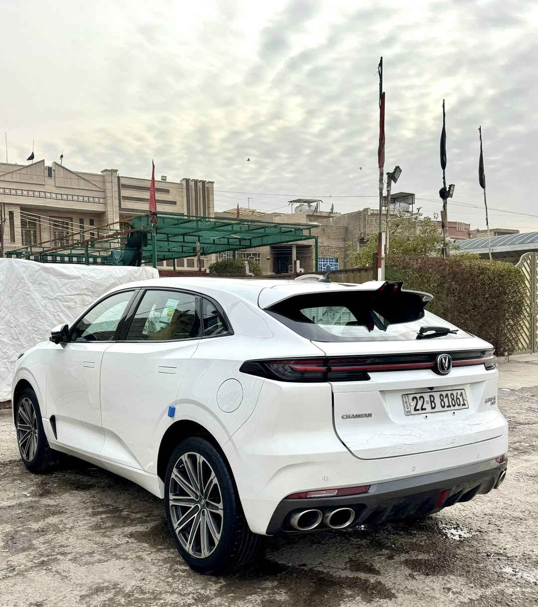 السلام عليكم للبيع  
شان جان Uni. K
موديل 2023 بيها صبغ بين البابتين من جوة اثر شخوط خباثة عندي سونار بيها
فول مواصفات للاخير . 
سقف ، بانوراما 
محرك 20 توربو 
مقاعد تبريد و تدفئه امامي شاشات لمس 
دوسه كهرباء 
سستم الصوت من شركه سوني 💯 
سماعات بالمقاعد 
يدات ابواب مخفي 
انظمه التحكم لمس 
رادار + تحديد مسار + قيادة ذاتيه 
5 كاميرات 360 درجة 
نظام كاميرات 3D 
كاميرات مرايات جانبيه بدقة 4k 
نقطه عمياء 
حساسات 360 درجة 
هاند بريك كهرباء 
شاحن واير ليس 
لايت وبك لايت LED وباقي المواصفات المعروفة السيارة جاهزة من كلشي للبيع السعر 185 ورقة بيها مجال بسيط حق الجية للاستفسار *********** مكان السيارة بغداد
