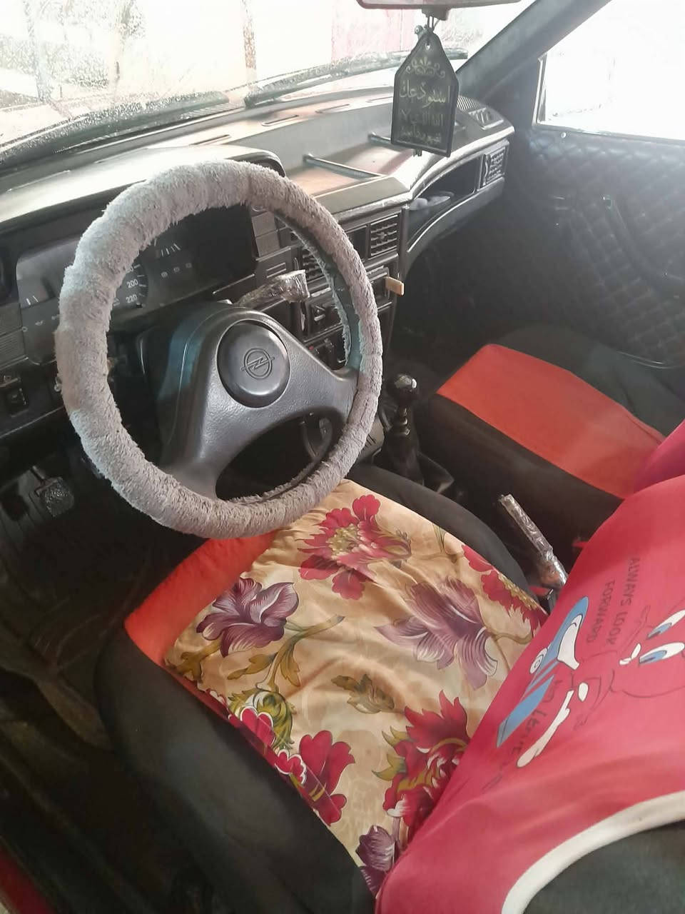 السلام عليكم
كاديت صندوق  موديل 1991 رقم نينوى انكليزي كاربون بانزين الكتروني شرط التحويل كير ومحرك بحالة جيدة
السعر 29 وبيها مجال 
***********
***********
ملاحظة السيبايا ليس للبيع .
