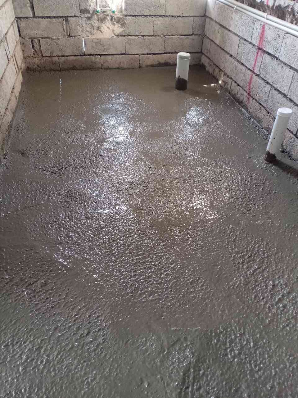 السلام عليكم يوجد لدينا صب جاهز او صب مركزي باسعار مناسبه تريد بالمتر تريد بالكعب تريد شغل كطعيه مع شغل رقم واحد     عندك صبه كاشي او صبه سيراميك او صبت لاش او ارضيه حوش او عندك صبه حوش عندك داير مال بيت او بيت   تم صب أرضيه كاشي او سيراميك او صبت لاش  في ناحية القيارة وهذا من فضل الله (***********)
