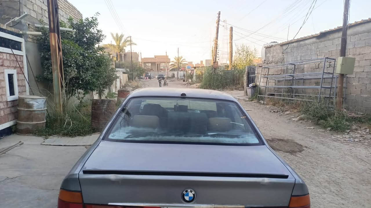 السلام عليكم
مكلف بالنشر سياره بي ام موديل 1992
تبريد ثلج مسجل جديد وشغال دعاميه جديده 
باتري جديد سياره تمشي بيهه من البصره لاربيل تتحمل طريق طويل زينه بالصرف مال البانزين 
وارد ياباني كير اوتو ماتيك سنويه لل2027 يله تنفذ تحويل ثاني يوم باسمك سبب البيع ظروف خاصه عارضهه 65 ورقه وبيهه مجال للشراي صدك التواصل على رقم الاثير ***********
الاسيا 0773290459

