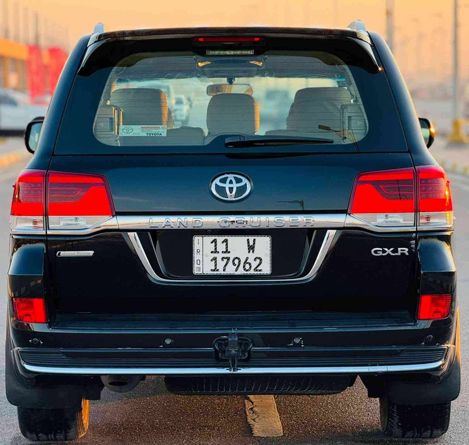 تويوتا ••• لاندكروز 
موديل ••• 2020 :: بريم باب اول 

فول مواصفات 1/1 
6 سلندر 4000
شاشه DVD
8 إرباكات
كراسي كهرباء 
كراسي جلد
طفايه بلاية
صندوق كهرباء
اشاره بالمرايه لكزس 
دشبول لكزس 
السياره مغلقة PPF 
تغليف كامل حتى اللايتات
والجامة الاماميه 
السياره جديده بحالة الوكالة 
رقم بغداد تحويل مباشر 
للاستفسار اكثر عن الاسعار والتفاصيل 

✅✅☑️☑️لاتترددوا بالتواصل معنا ☑️☑️✅✅
         (( معرض دبي لتجارة السيارات الحديثه ))

متوفر جميع أنواع السيارات الخليجيه والأمريكية

 بييع     ☑️☑️
شراء     ☑️☑️
مراوس ☑️☑️

العنوان ::: الصويره
بإدارة    ::: عامر الزبيدي 

للاستفسار اكثر عنّ الأسعار والتفاصيل والصور 

الاتصال على الأرقام ☎️☎️

***********☎️☎️
***********☎️☎️
