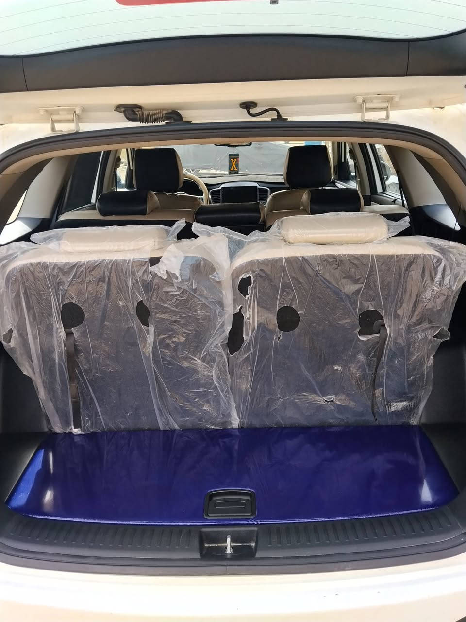 سورنتو 2016بغداد  خليجي باسمي مشروع وطني ماشيه 140 
مكفوله كفاله عامه 
محرك كير كفاله مامفتوح 
6 سلندر بصمه 
7 راكب تبريد 3 قطع علامة سورنتو بالدوسه 
داخل جلد لونين كشن كهربائي  
 مري شفط انظمة قياده    لايت زنون 
حساس امامي خلفي علامة ترحيب عند الاقتراب 
كامرا دواره شاشه كبيره السياره بوضع الشركه 
كتلوكات  السياره جديده جداً 
السعر225$
 المكان المثنى.(*********** )
