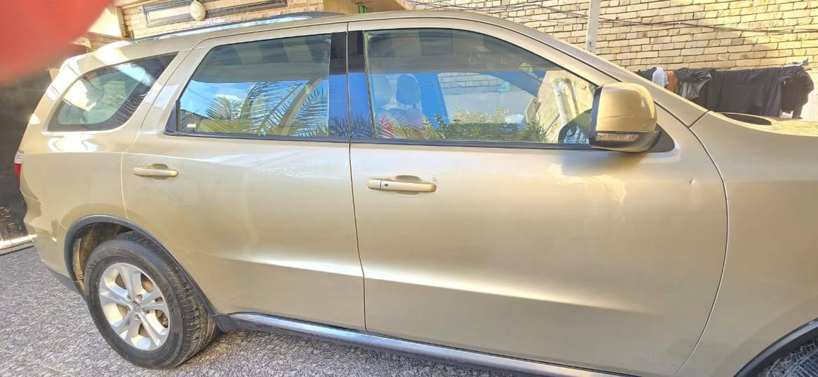 دورنكو موديل 11وارد امريكي اللون ذهبي رقم سليمانيه الجديد ..بأسمي 
فول مواصفات محرك 6سلندر
بصمه .تشغيل عن بعد.. كشنات كهرباء 
دخول ذكي .تدفئه تبريد كشنات ..خزن وضعيات جلوس ..اربع قطع تبريد منفصل.صندق كهرباء..سياره مابيه اي نقص . مكفولة من الضربه  والتبديل فقط صبغ اثر شخوط وطخه موضحه باللون الأخضر 
مكان السياره الناصريه 
الاستفسار 
‏‪0 776 382 3489‬‏
***********
السعر 160
