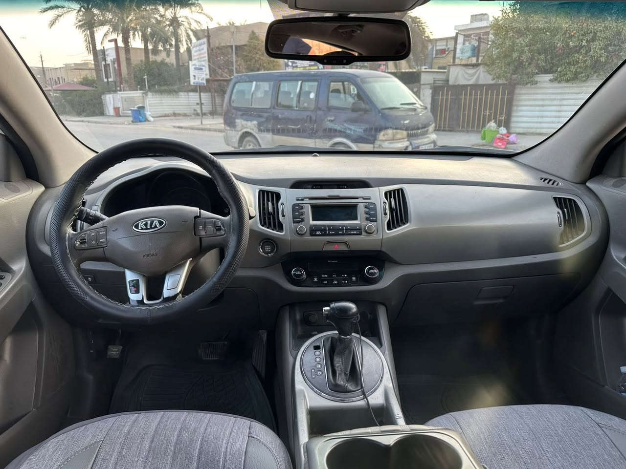 سبورتج 2012 خليجي
@140$
السياره فول 
بصمه بانوراما تحكم 
بيه صبغ جوه قبغ بانزين 
ماشية 213 كم 
( المكينة مفتوحة ) 
مكان سياره بغداد العامرية 
رقم ***********
