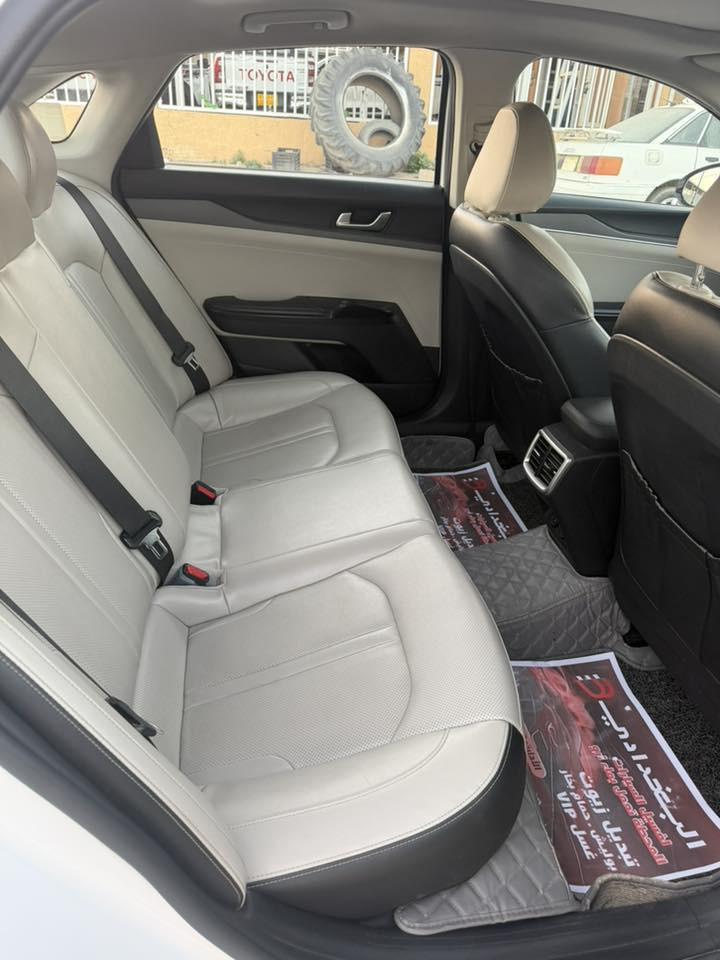 سلام عليكم k5 فول موصفات للاخير 2021ماشيه 60 الف سياره جديده لوك رقم اربيل دولي للاستفسار***********
