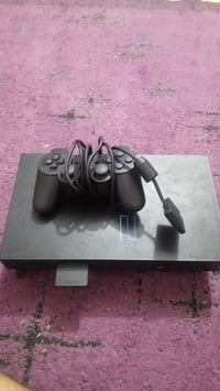 بلي ستيشن 2 شغال نضيف غراضه كامله سعر 35 مكان مدينه الصدر تصال 0774665...