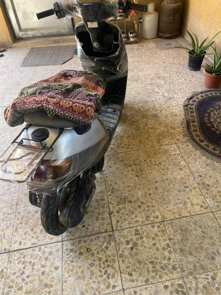 السلام عليكم بطة 2002 كاملة غراضها بلادية كلهن السعر 350 
المكان كربلاء حي النصر الرقم ***********
