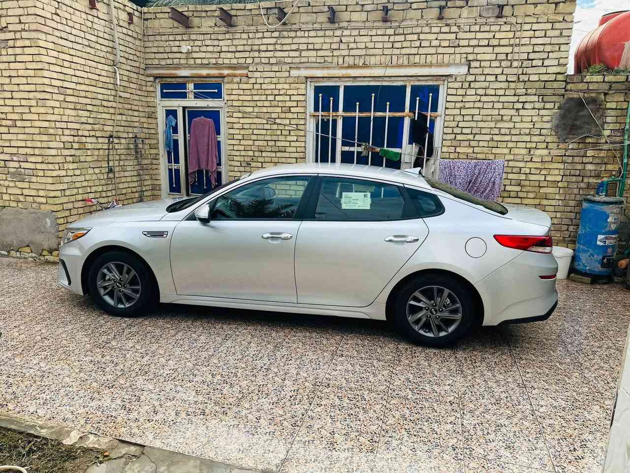 للبيع سيارة اوبتما 2020 وارد امريكي رقم ذي قار ب اسمي تحويل ثاني يوم 

رقم الشاصي 5XXGT4L37LG424779

شاشه كبير لمس ✅

كامره دواره ✅

تحكم جهتين ✅

 مثبت سرعه ✅

تحديد مسار✅

مانع نزلاق ✅

 حساسات خلفي+ جانبي

شاحن UDB✅

منفذ AUX 

شاير مري ✅

مكينه وكير+حداديه=كفاله 

 تخم تاير جديد جواها 

حجم محرك2400

السيارة مال عائله تاخذه ما تصرف اي شي عليها 

مكاني  الناصريه /الشطرة 

سعر 155 وبي مجال قليل جداً 

الاستفسار ***********🟢.

السياره بدون حادث وصبغ وتبديل كفاله عامه وكتاب فحص مرفوق مع صور 

السياره ماشية 98

— في ‏العراق/ذي قار/الشطرة‏.
