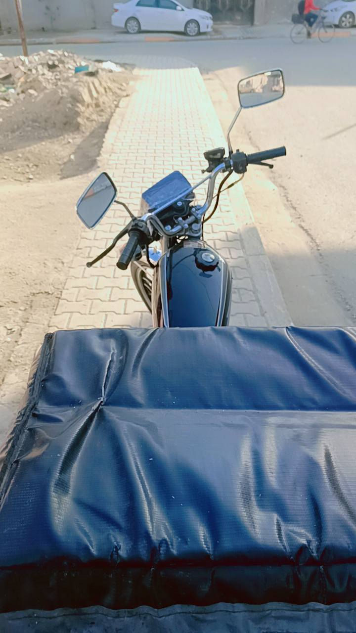 سلام عليكم ايراني 5كيرمديل 22
تايرات جدد لك مبدل قبل يومين 
نقصها اشاير 3فقط واحد موجوده وكلهن يشتغلن 
والباتري تعبان 
مكاني يوسفيه ناحيه الرشيد 
***********
450
