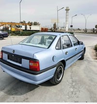 فيكترا • ١٩٩٣ • مكينة ٢٫٠