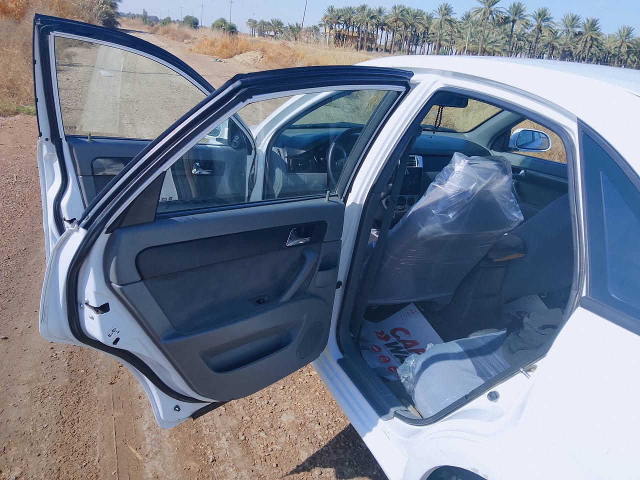 سلام عليكم اوبترا موديل 11 كفاله سيارة جاهزة من كل نواحي مسجل شاشه بيه شبر جاملغ والباقي كله مكفول ترايك وين متريد تبريد وتدفئة شغال محرك وكير مكفولات تحكم ستيرن سنتر لوك شغال اربع ابواب يعني سيارة جاهزة علا اخر حبايه رقم سليماني شرط التحويل شوكت ميعجبك سعر 80وبيهة مجال رقمي بي واتساب ***********
