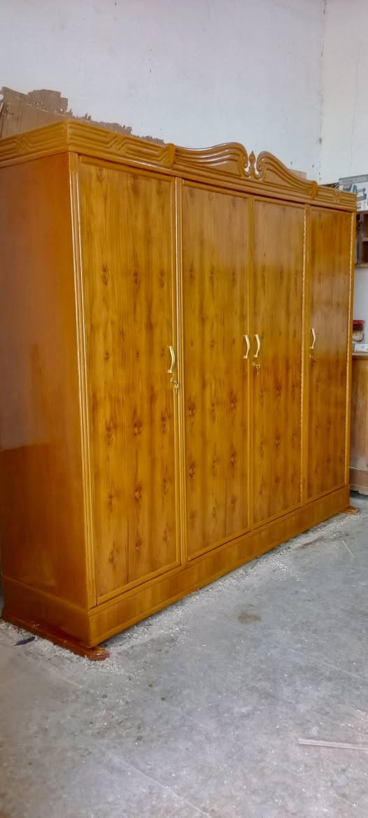 سلام عليكم كنتور 4 باب  نضيف جدا اخو  لجديد مستبدل وجي صاج السعر 210 و بيه مجال نجف مقابل قريه الغدير ***********
