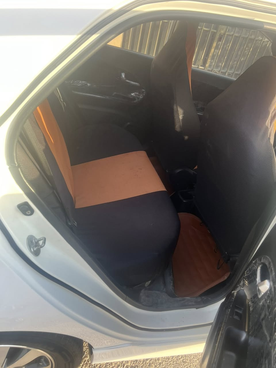 السلام عليكم كيه بيكانتو موديل 2014 رقم سليمانيه باسمي لوان ابيض تحول مباشر خليجي مابيه صبغ بس دعاميه اماميه مصبوغه بيه شويه بارد محرك 1400 مرغوب العنوان كركوك سعر 85وبيه مجال للطيبين فقط بيع مواصفات تحكمات ستيرن نظام يكو *********** عنده ستفسار يجي خاص او واتساب
