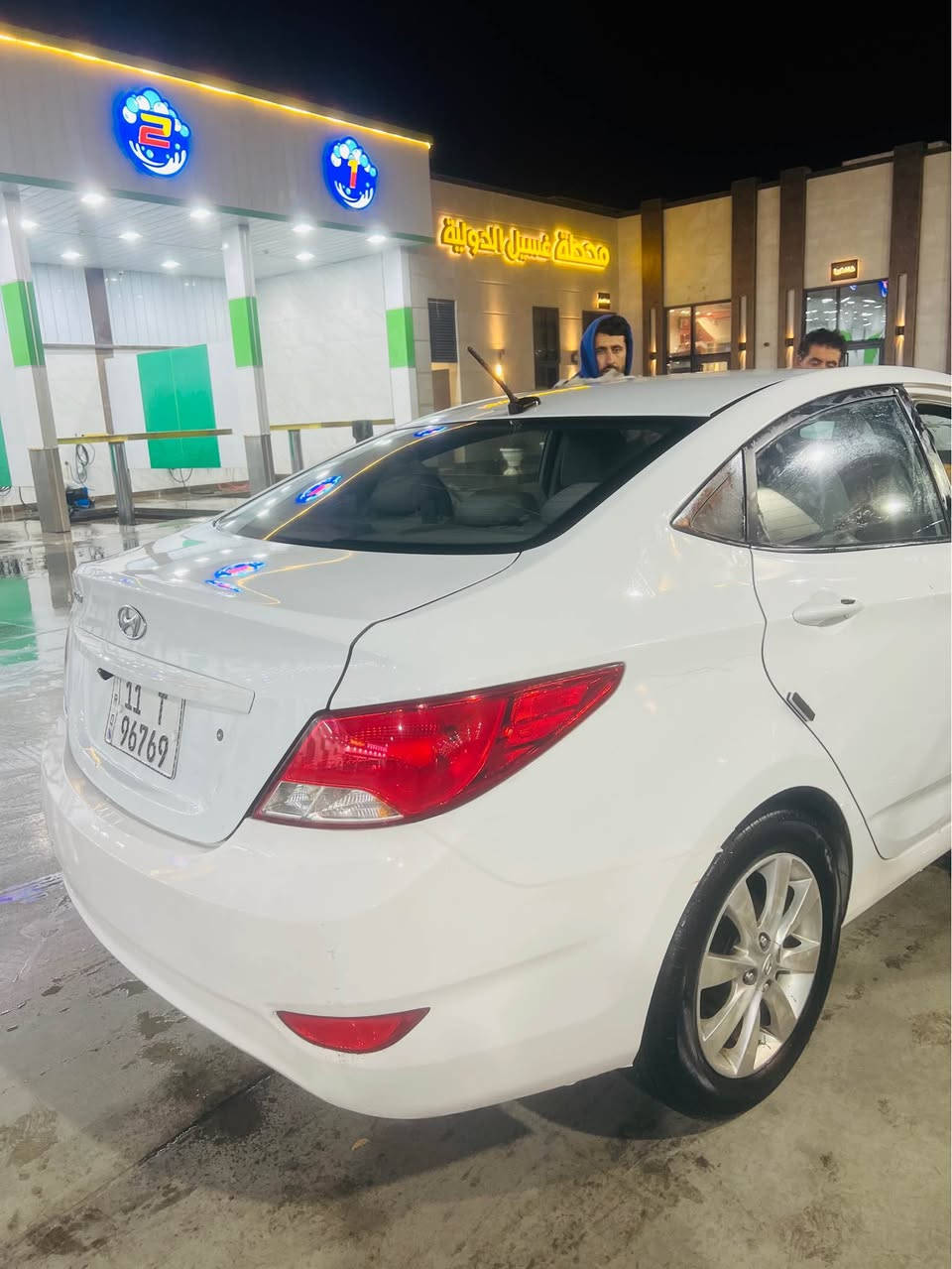 السلام عليكم 

اكسنت للبيع رقم بغداد الجديد سيارة مديل 2016 وارد امريكي  بيها جاملغ امامي صفحه السايق وبابين وشويه من الخلفي سياره محركها 1600 GDI مواصفاتها اشاير بالمري تحكم ستيرن شاشه تاب داخليتها نضيفها تخم تاير جديد صدر نص عمر رايدها ب 90 وبيها مجال مكاني البنوك
*********** بغداد, العراق
