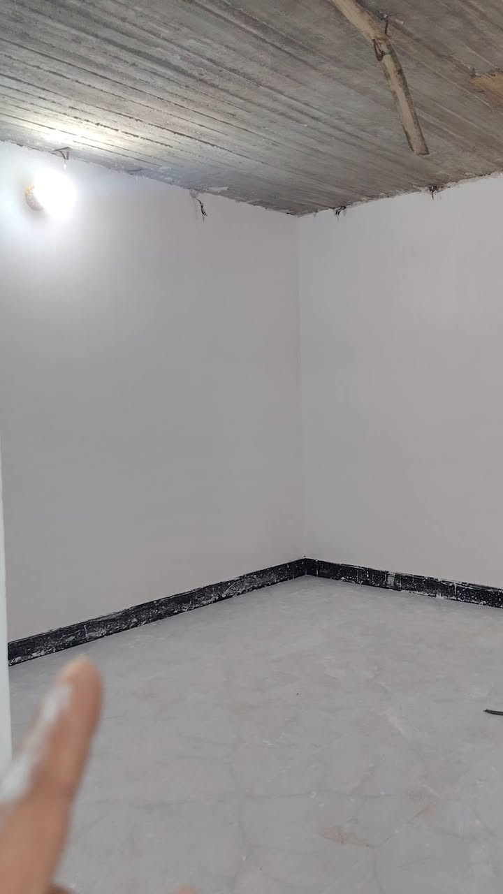 بيت 200م للبيع جاهز للسكن بالنجف البراكيه قريب على  اسواق المير بنيان جديد صب كونكريت اساس وسقف   اقرار محكمه  التواصل واتساب ***********
