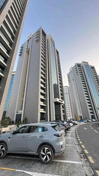 شقه للبيع في مجمع بروج السكني قرب مطار بغداد المساحه 104  الاستلام 1/1...