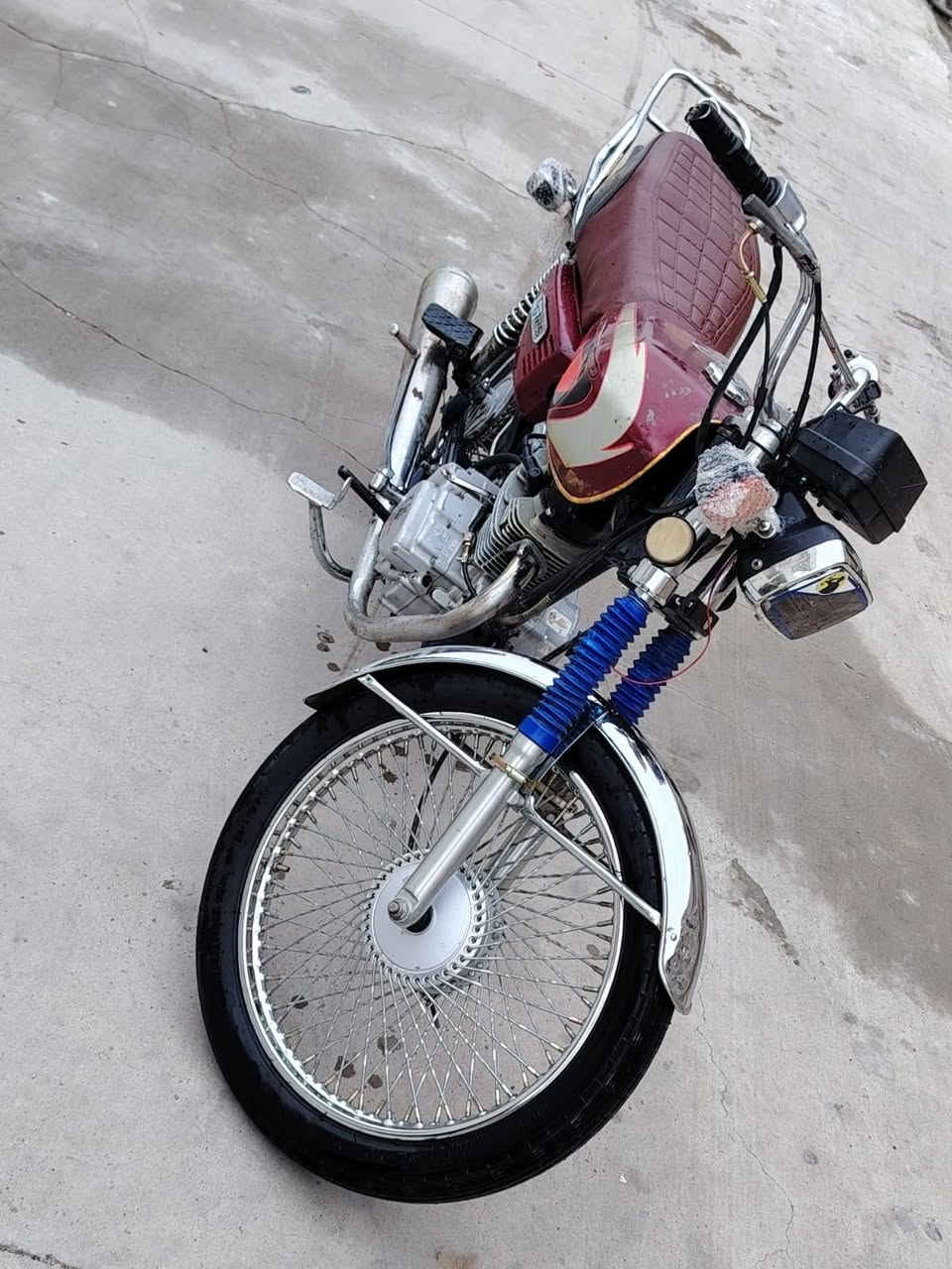 السلام عليكم
تايكر موديل21
محرك لاصرف ولا بخار ولا صوت
دراجه مابيها عيب
وياله جديد
تايرات جديد
محرك كير شرط
مامفتوح
كهربايات كله شغال
دبلات امامي وخلفي شغال
سعر400بي مجال بصيط لشراي
مكاني كركوك قادسيه الثانيه
***********
