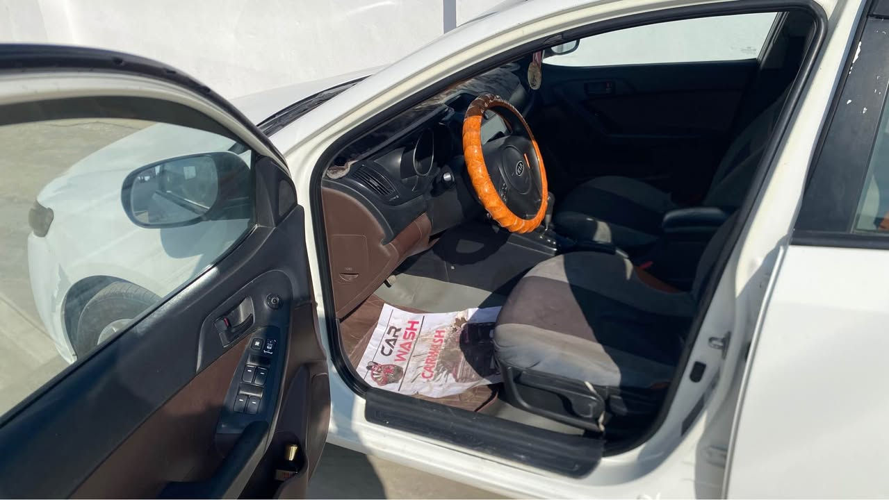 سيراتو موديل ٢٠١٠ خليجي رقم اربيل الدولي  السنوية مجددة لل2030 سيارة جاهزة من كلشي كير مكينة كفالة تبريد شغال  شاشة كامرة خلفية تخم تاير نظيفة السيارة بيها معجون فقط بالجاملغ الخلفي البقية صبغ اثر شخوط موضحة بالسونار مرفق بالصور السعر ٩٠$ بيها مجال بسيط  المكان واسط الزبيدية للاستفسار الاتصال *********** الصويرة, واسط
