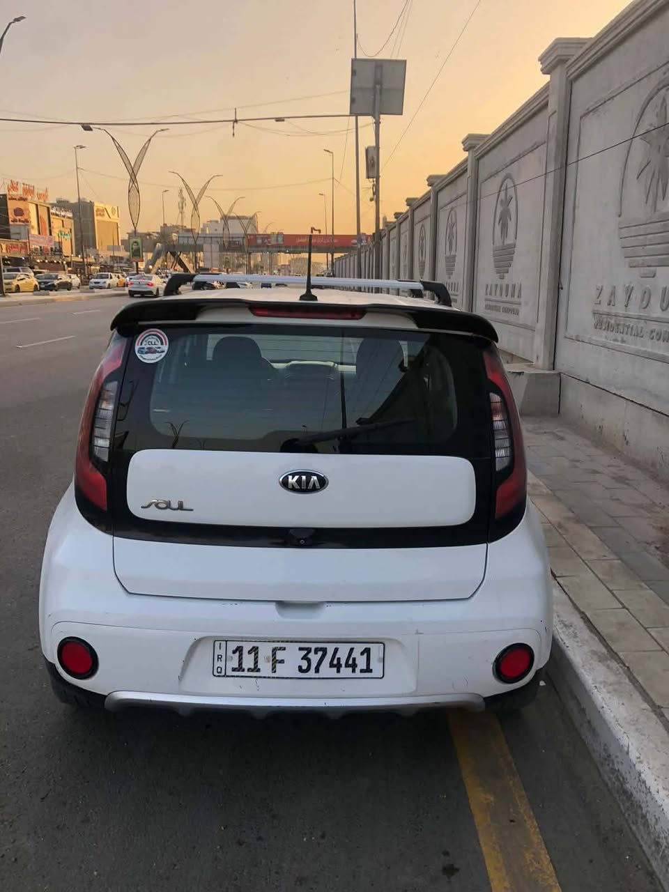 السلام عليكم
كيه سول

موديل ١٦ 

ماشيه 40الف شرط زيرو

تدفئه +تبريد شفال

تحكمات مري تثبيت سرعه 

نضام ايكو 

مسجل سستم + دمام 

سنتر لك +نضام سرقه

مكينه ١٦٠٠ جي تي اي كفاله

كير ميكانيكي كفاله

حداديه جديده 

تخم تاير جديد 

باتري جديد 

كهربايات تحكمات كله شغال

وارد امريكي حادث جاملغ خلفي بدون ايرباك حادثها كلش حلو 

والباقي كفاله عامه من كلشي 

رقم نكليزي بسمي هزه جديده سنويه جديده 

السعر ١٠٥مجال بسيط 

هاتف ***********

تفاصيلها كلها ذاكرها الموشراي ليتعبني 

مكاني بغداد المشتل الشارع العام
