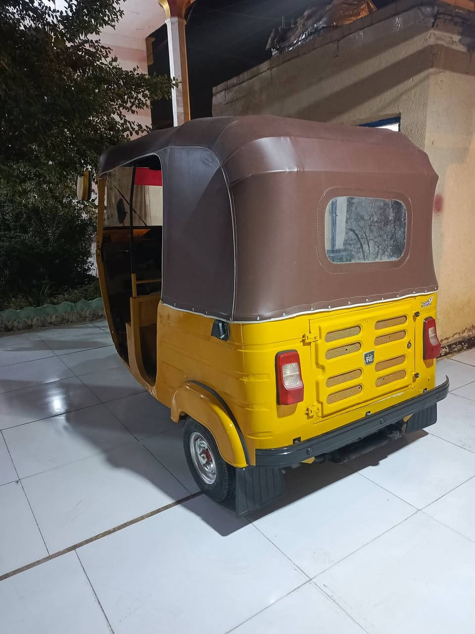 تكتك رقم وسنويه تكتك مصبوغه صبغ عام تكتك مجفته مره. وحده شركه شرط مكان البصره. كرمت علي رقمي ***********
