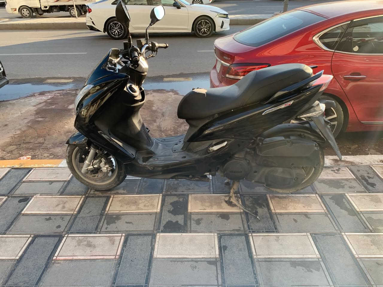 السلام عليكم دراجه ماجستا اس نضيفه كلش تفحص قبل كلشي  ضررها بس جلد الكشن شويا هاذ عيبها الوحيد 
***********
