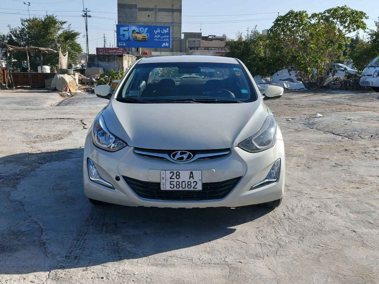 وارد سعودي داخلها اسود نضيف شركه
مديل ١٥ 
مكينه ١٨٠٠ مكفوله من تنقيص
رقم نكليزي نجف 
بيها صبغ حزام عدى القماره جماليه ضررها جاملغ الخلفي وباب سايق فقط
٩٥ وبيها مجال للشرايه 
قطعتين تبريد اربع وياله دسك مثبت سرعه اشاير مري كاعيه جلد 
***********
