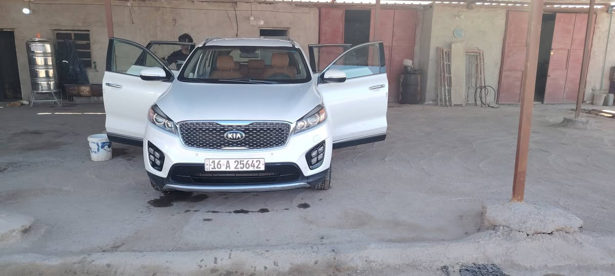 سورنتو  موديل 2018  سياره جديده   ماشيه 79 حقيقي فول ما عدا الفتحه هذا رقم  ***********
