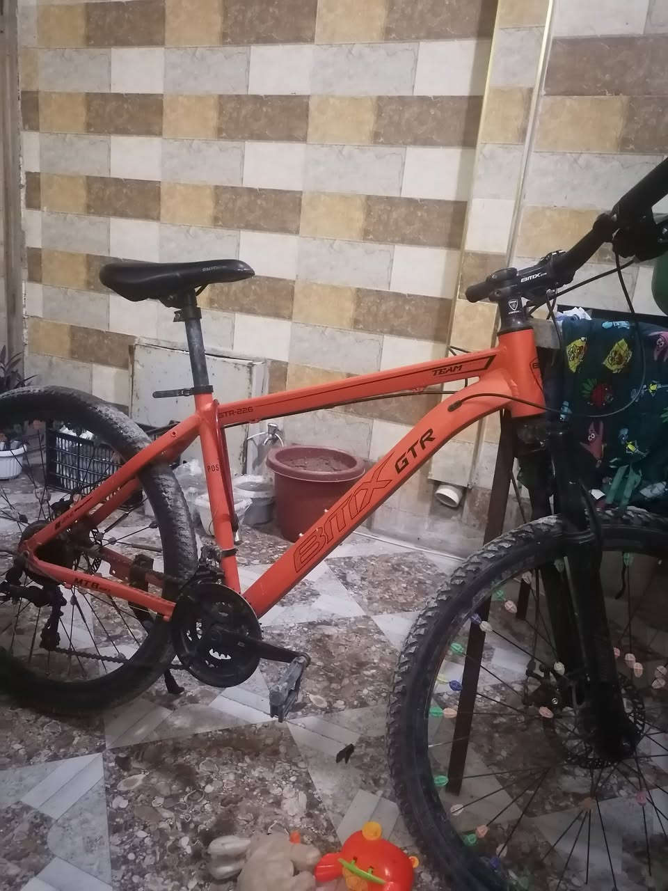السلام عليكم
بايسكل للبيع حجم 26 نظيف
ب 75


**إذا كنت صاحب هذا الإعلان وتريد حذفه لأي سبب، رجاءا أرسل رسالة إلى الدعم الفني**