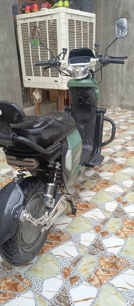 موطور شحن للبيع السعر 650وبي مجال ***********
