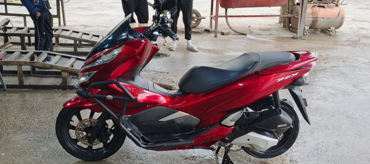 السلام عليكم بس سي اكس جيل الثالث دراجه نضافه فول مكنه مكفوله جيب فيتر وفحص المكان بغداد البياع 
مليوني وبيهه مجال خابر ودلل ***********
