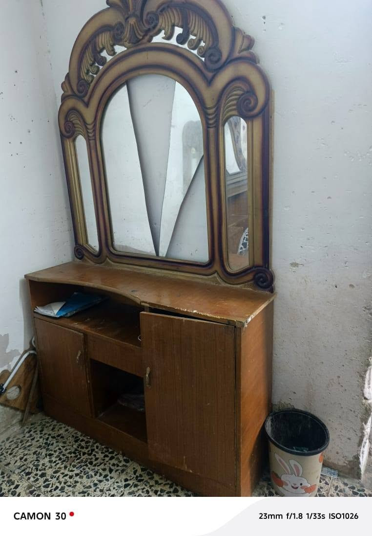 غرفه صاج للبيع نقص بس مرايه مكسوره مال ميز سعرها 400 بيها مجال مكاني بغداد الدولعي 
@إشارة


**إذا كنت صاحب هذا الإعلان وتريد حذفه لأي سبب، رجاءا أرسل رسالة إلى الدعم الفني**