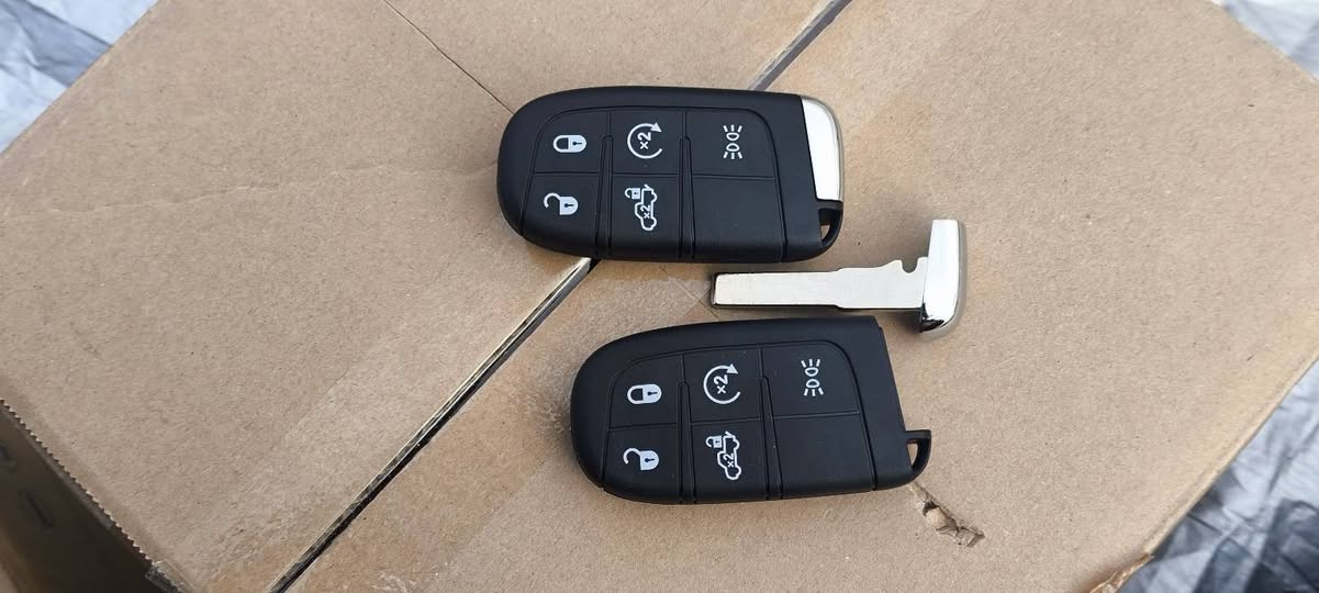 سلام علیکم کفر بصمە دوج جیب اوباما کرایسلر
سویچ خام
سعر 20
توصیل موجود
***********
