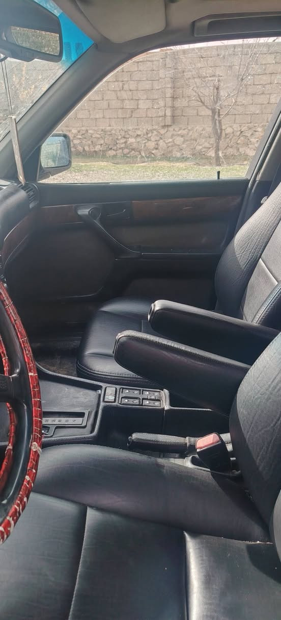 السلام عليكم bmw للبيع او مراوس: السيارة موديل 91 وضع شركة بلادي محرك 3000 محرك و كير شرط طخم تاير جديد كشنات جلد باتري جديد السعر 56 و بيها مجال او. مراوس ب 525 توماتيك  ***********
