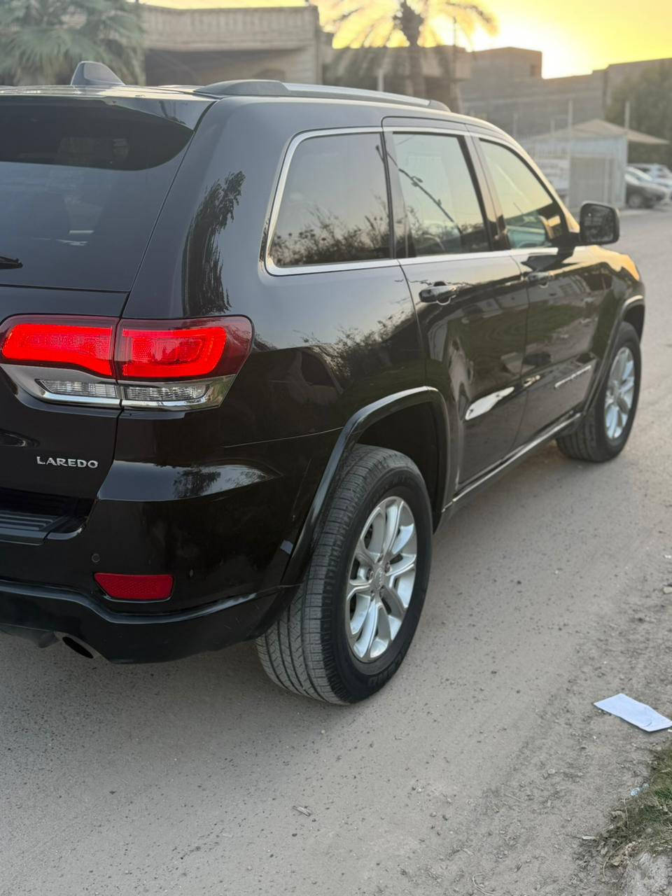 السلام عليكم
جيب لاريدو 21
فول مواصفات 1/1
حادث فقط بنيد
لو اسود 
رقم سليمانيه تحويل ثاني يوم 
السياره ع وضع الشركة 
ماشيه 100 كيلو 
سياره مال بيت 
شرط الف دينار ما تصرف عليها 
مكانها بغداد حي الجامعه 
السعر 238 وبيها مجال حك الجيه ماكو هيج سعر
***********
