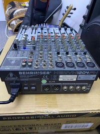 ميكسر   اخرس  ماركة behringer مستعمل نظيف   59 ايفيكت    ممفتوح و كله ...