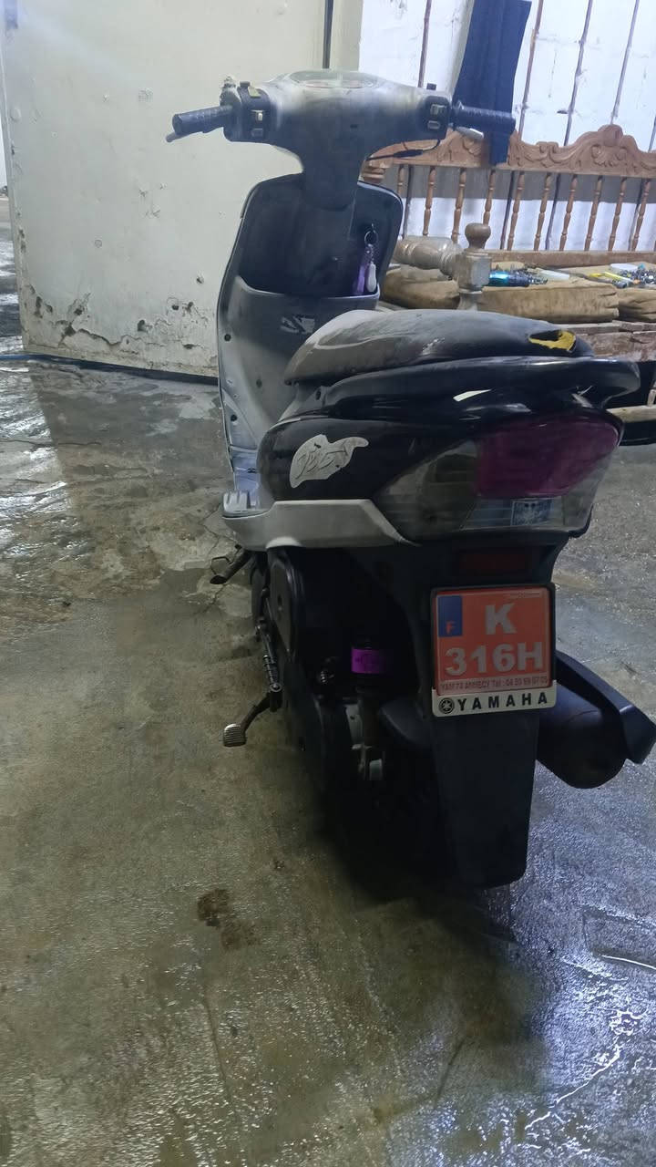 ماكس منغولي للبيع السعر 350 وبيه مجال قليل العنوان حي السلام الطوبجي قرب دائرة  نقص برغي صالنصه الرقم ***********
