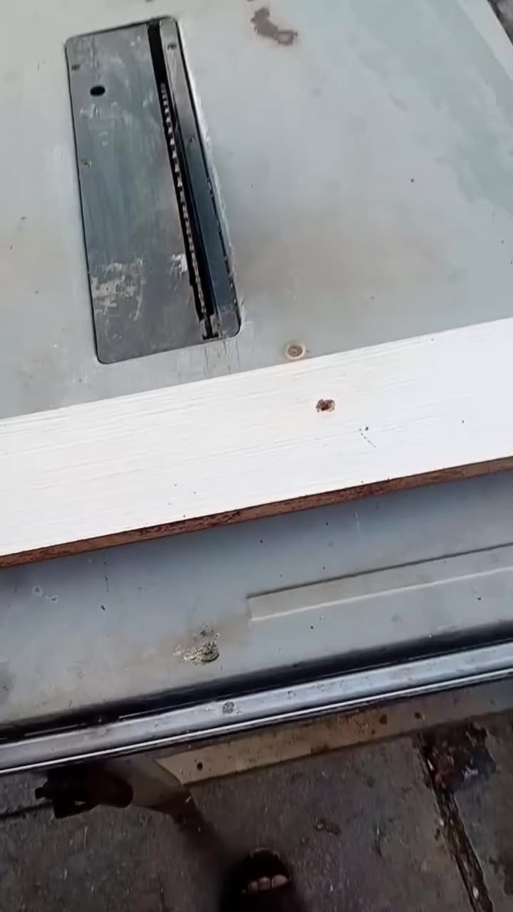 السلام عليكم منشار منضدي USAماطور استندر مامفتوح الي يحب يقتنيه يتصل  
***********
***********
