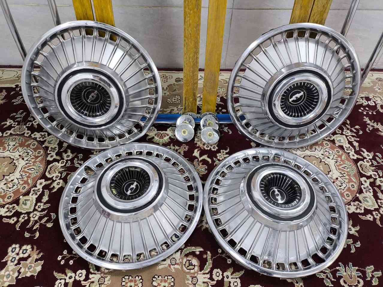 السلام عليكم سيبايه ابو عمار الطويله مال نيسان سني انتاج ٢٦ فحص جديده مابيها قطره زنجارالسعر ١٧٥وبيها مجال وكبات 63  سعرهن 250 وبيهن مجال  مكاني نجف حي القدس ***********
