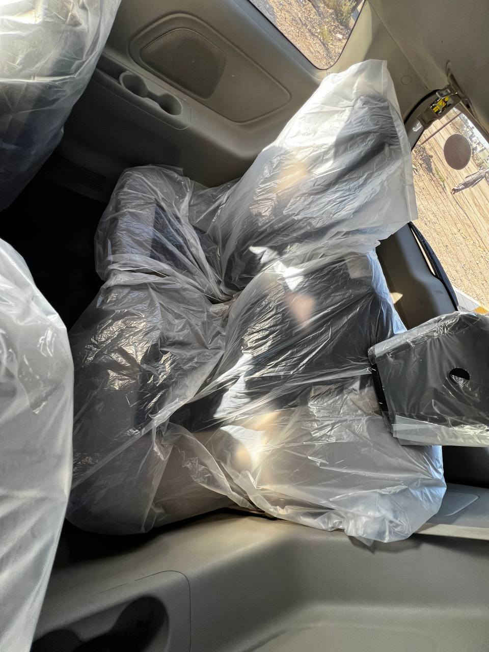 السلام عليكم ورحمه الله وبركاته
بسم الله الرحمن الرحيم 
نوع السياره Kia Sedona / سيدونا 
موديل /2016 
الون \ اسود 
داخل لونين اسود ابيض 
وارد امريكي 
مواصفات  LX 
اشاير بالمري 
بلوتوث 
بيها نظام Speed determination تحديد سرعه 
مانع تزحلق 
السياره 7 راكب 
3 قطع تبريد سايق والمقاعد الخلفيه أيضا 
صندوق واسع 
سياره خاصه بسفر وللعوائل يعني سياره مال جاني تخبل 
تريد تستفسر أكثر اتصل على هذا الرقم أو راسلني هنا واني حاضر 
‏‪0773 742 6685‬‏
